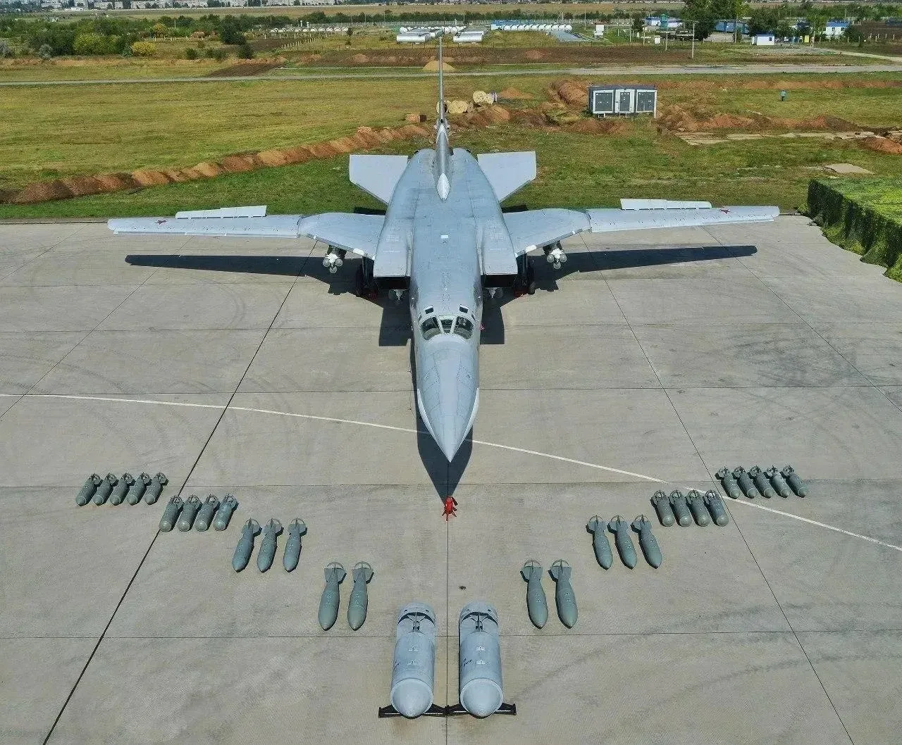 Военный самолёт разбился в Иркутской области.

Предварительно, речь идёт о Ту-22 — он потерпел круше
