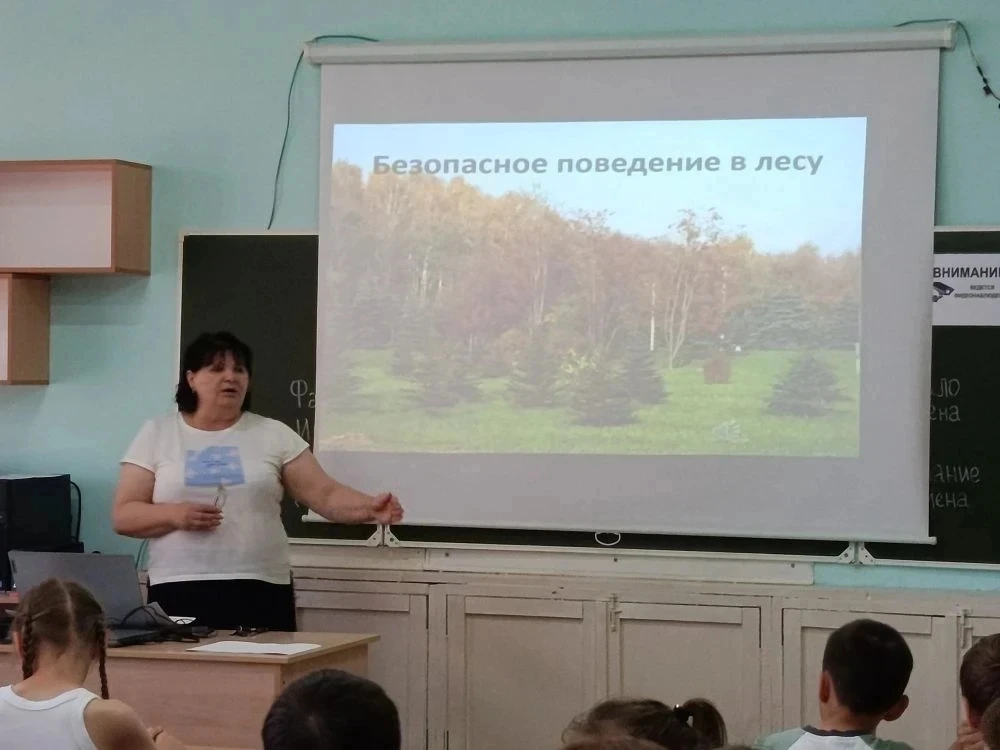 Россия — это мы! Грандиозный марафон традиций, творчества и дружбы в лагере «Территория  первых»!
Де