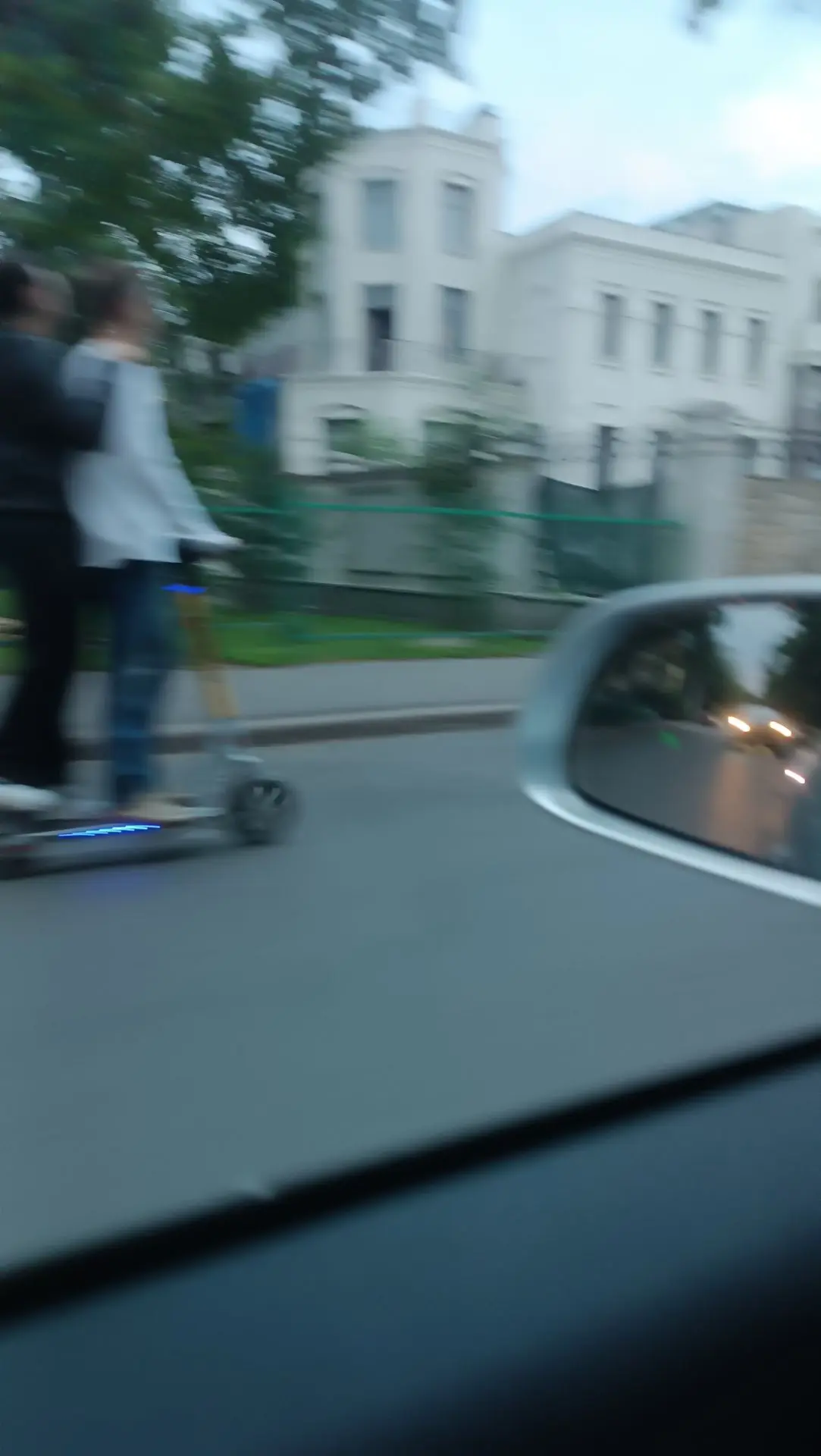 "Не куплю сыну мопед, это же очень опасно" .