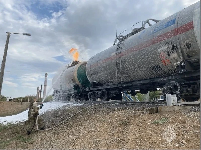 🔥Вагон со сжиженным газом вспыхнул под Астраханью
