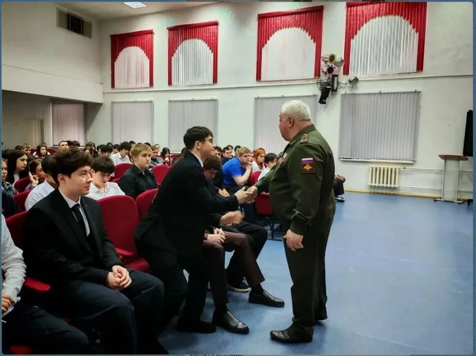 Не просто разговор о патриотизме, а урок жизни: каким должен быть настоящий мужчина 🛡️🇷🇺 Сегодня в н