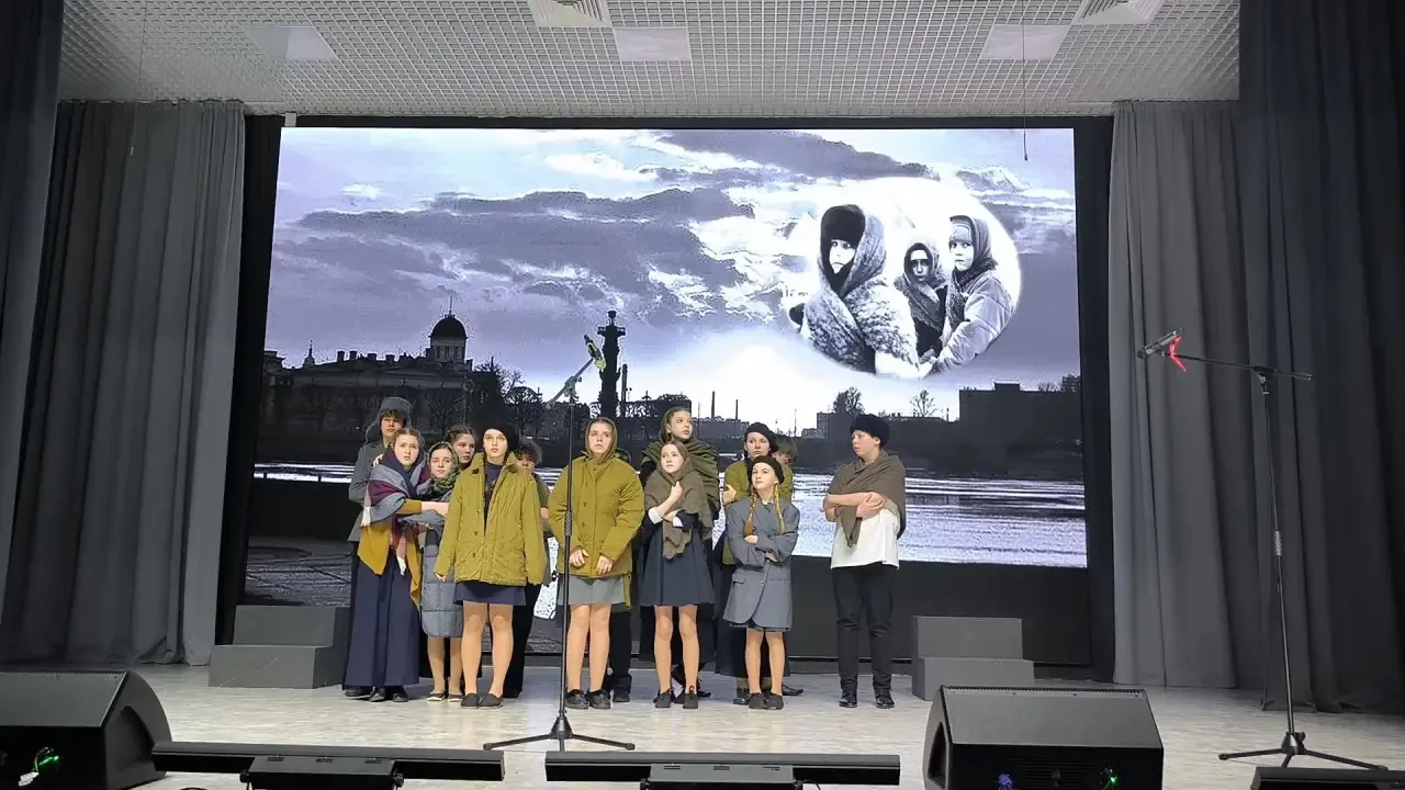 🎖️ Время героев  🌟 В школе №115 состоялось особенное событие — театрализованное представление «Время