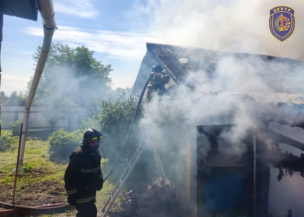 🛑В Ивановке пожарные спасли жилой дом от огня

Сегодня в селе Ивановка Ивановского округа произошел