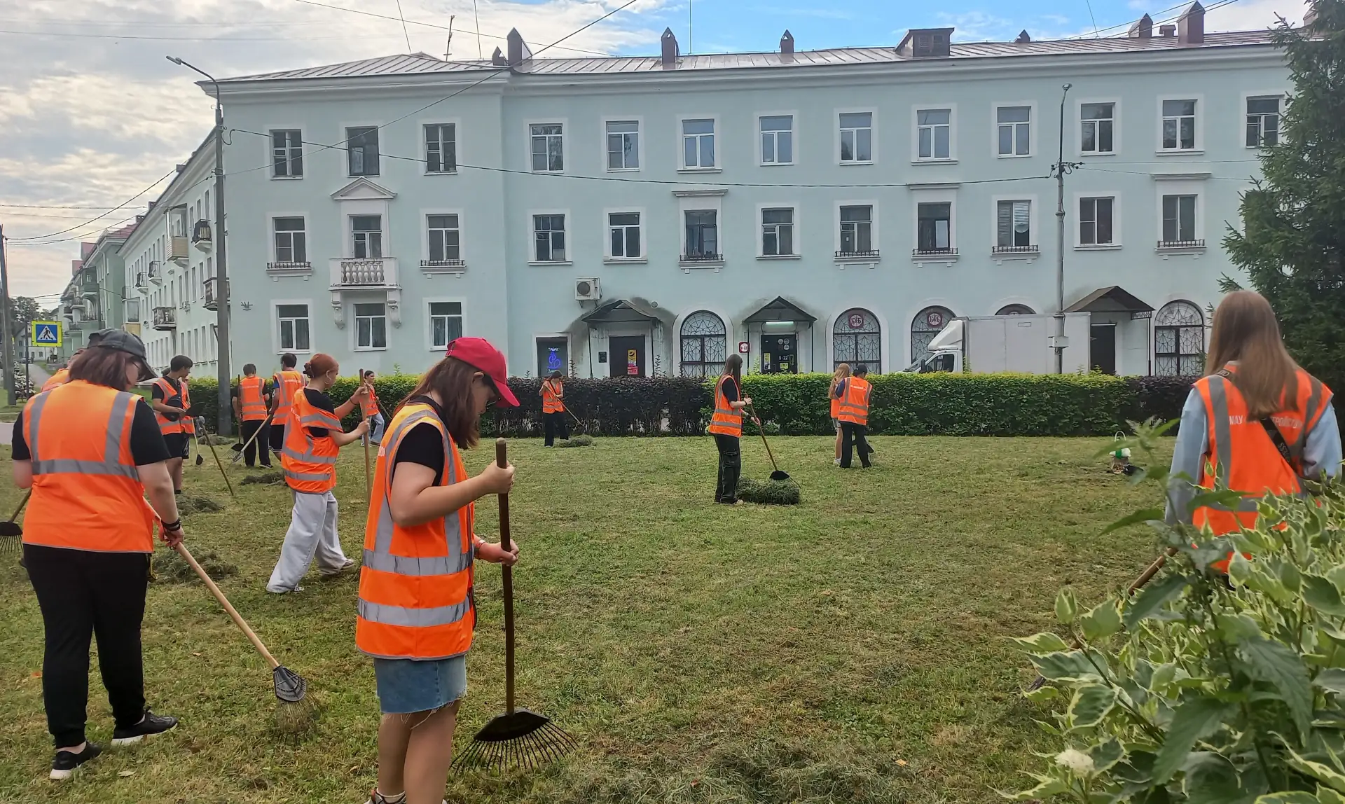 👫Наша замечательная третья бригада подростков.  У ребят насыщенное лето, наполненное п...