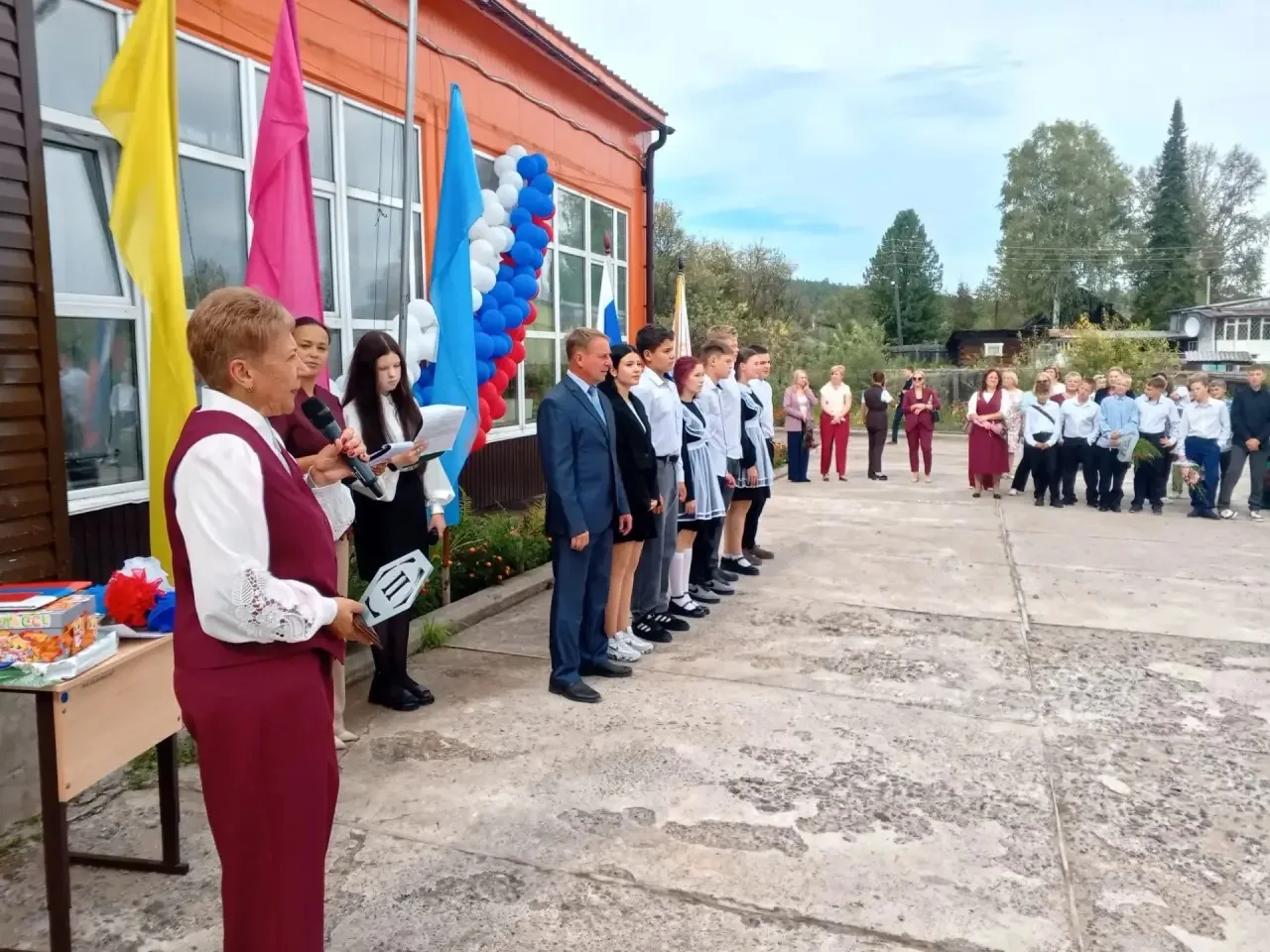 🍁Сегодня наша школа отметила юбилейную, 95-ю линейку, посвящённую Дню знаний. Это был ...