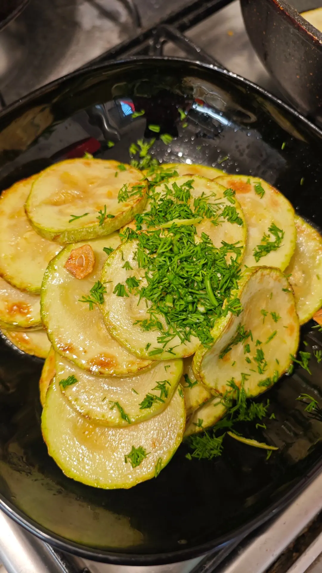Кабачки 😋 Делаю обычные колечки и кабачковые оладушки с чесноком и петрушкой. У нас ка...