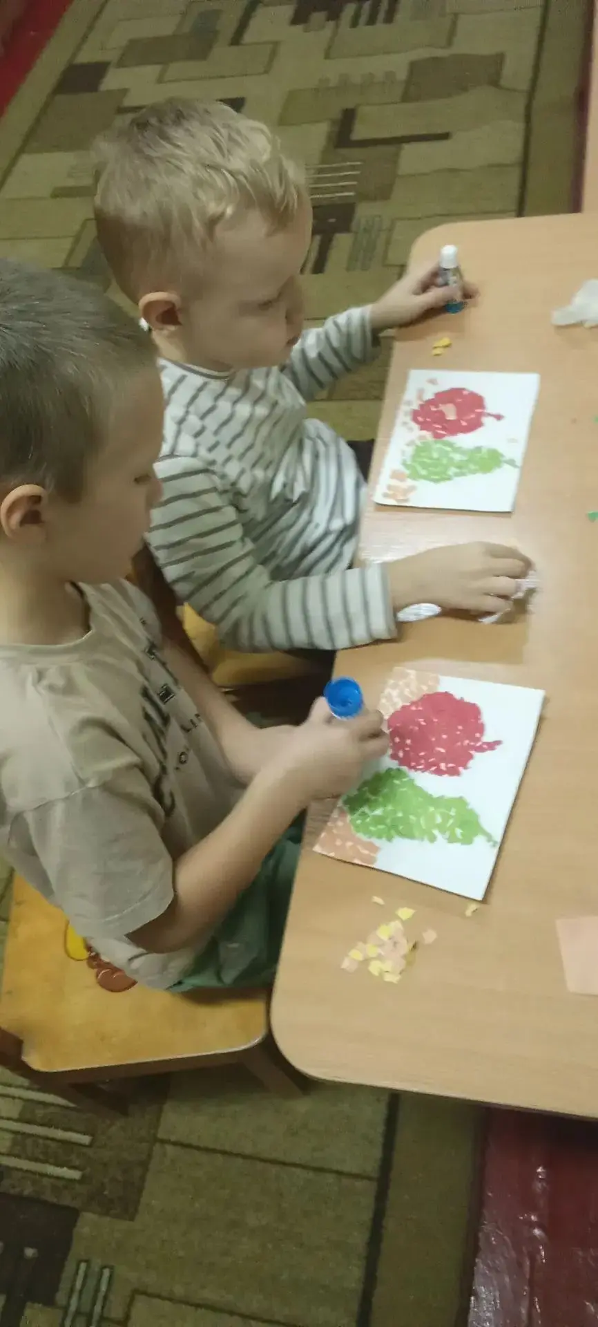 Одной из интересных техник для детского творчества является обрывная аппликация. Смысл ...