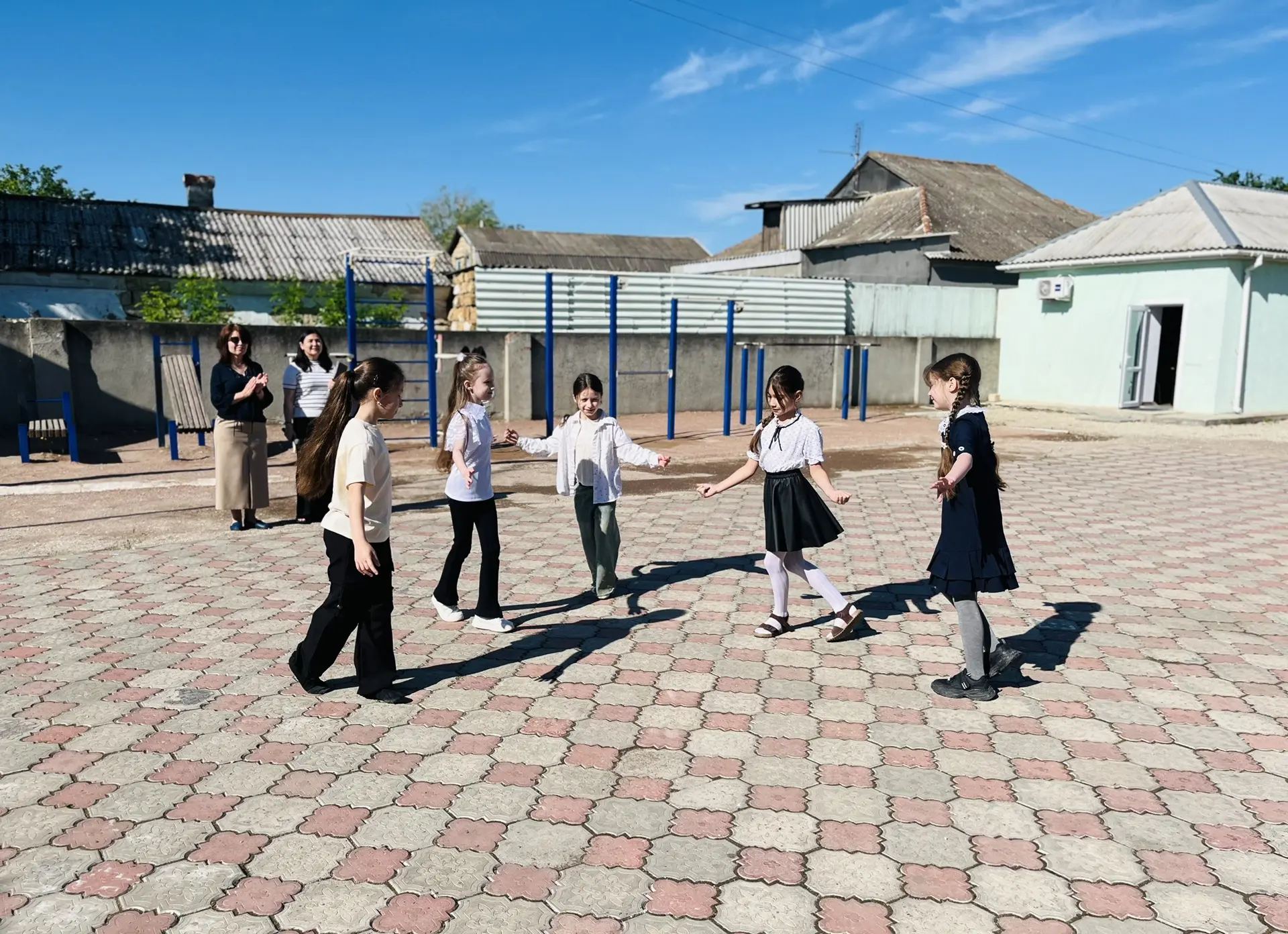 🎓Сегодня мы официально закрыли учебный год на торжественной линейке. Это был год новых...