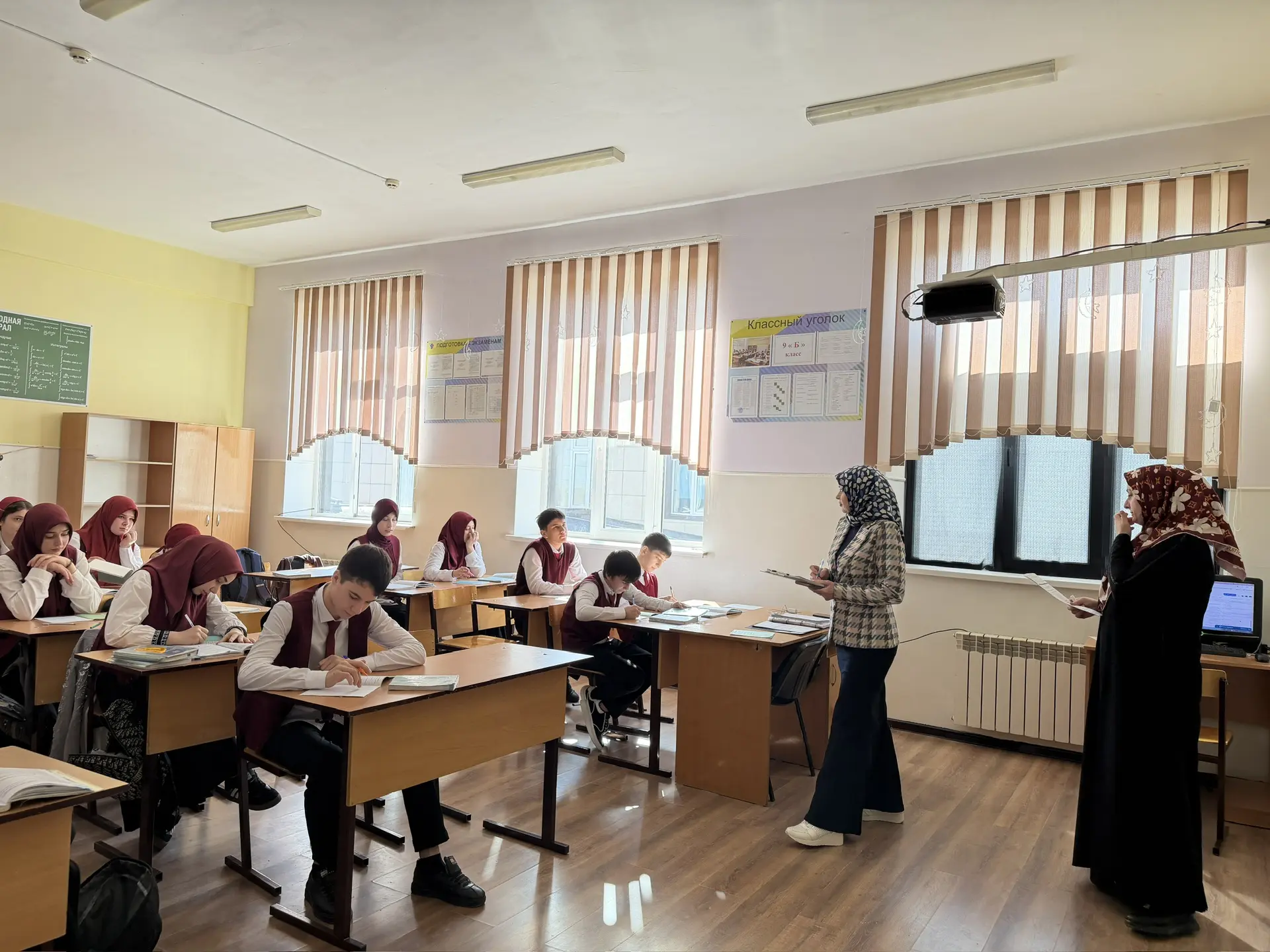 В МБОУ «СОШ № 4 с. Алхан-Юрт» директор школы Дашаева Петимат Имрановна провела плановый обход учебны