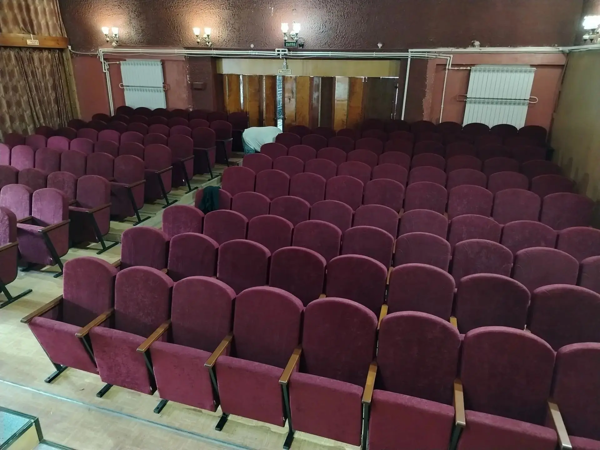 В Метлино провели обновление в ДК

Ребят, живёте в Метлино? В Доме культуры «Синегорье» установили 1