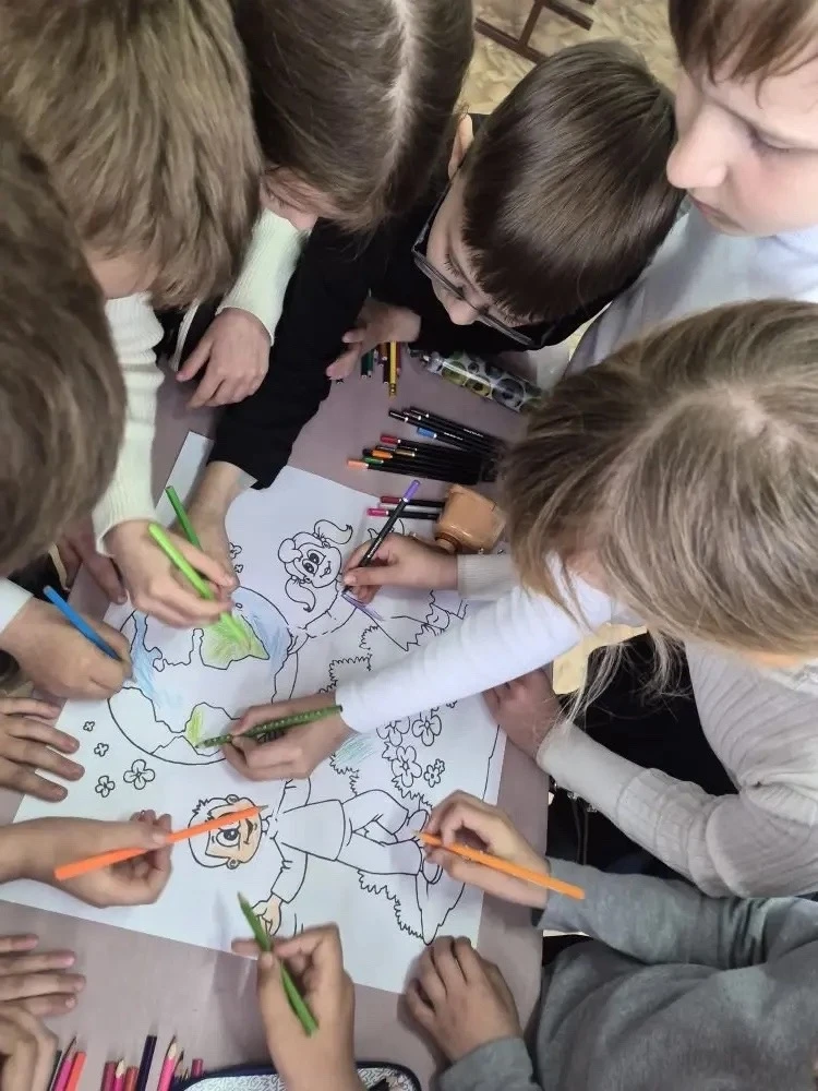 🌍МИР ПРОФЕССИЙ🌍
📌В ГБОУ ЛНР «МШ №19» прошла внеурочная деятельность на темы: «Все работы хороши -