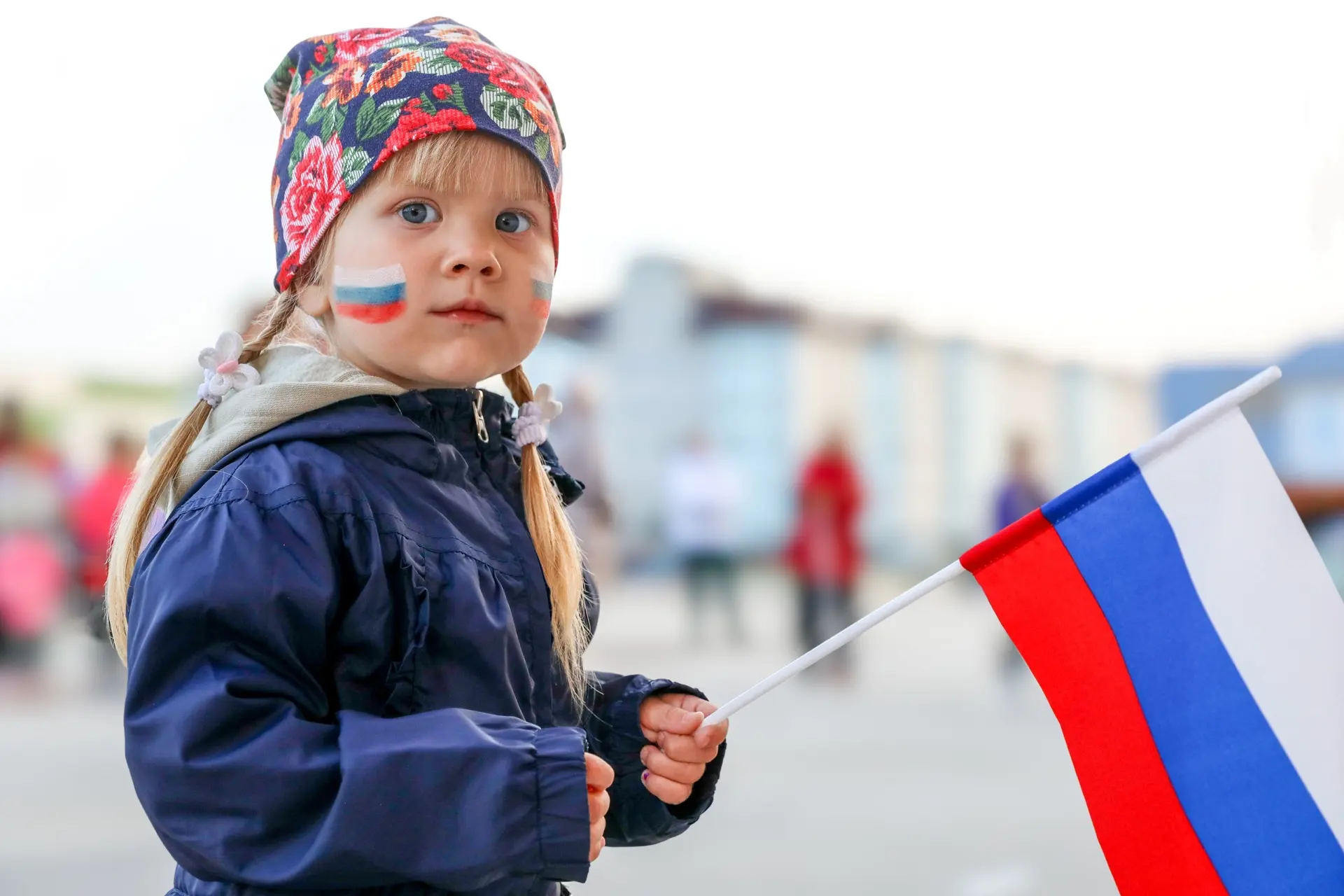 Для жителей Крайнего Севера цвета нашего флага имеют особое значение – в них вплетены и...