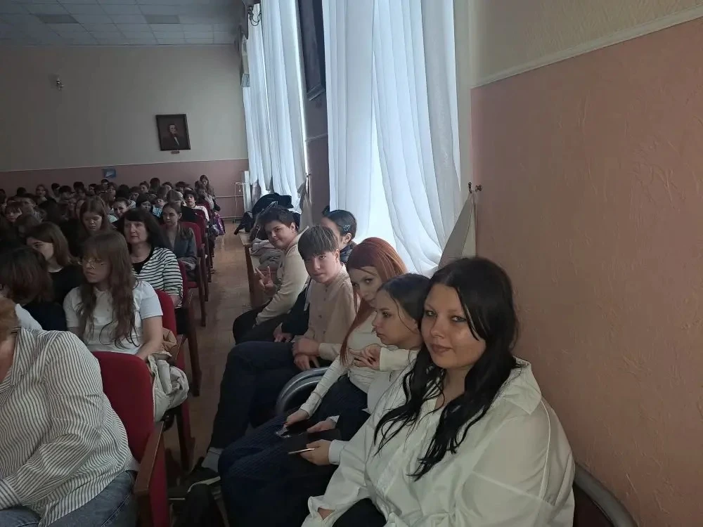 🇷🇺 СЛАВИМ РОДИНУ СВОЮ! 🇷🇺  🗓️Сегодня, 26 марта, обучающиеся МБОУ СОШ №17 г. Азова стали участниками 
