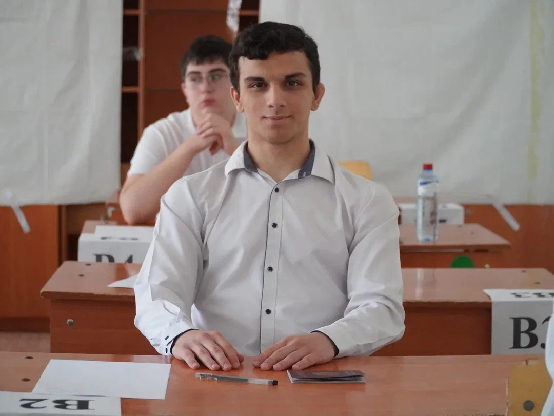 Дагестанские выпускники сдают ЕГЭ по обществознанию и физике⚡️