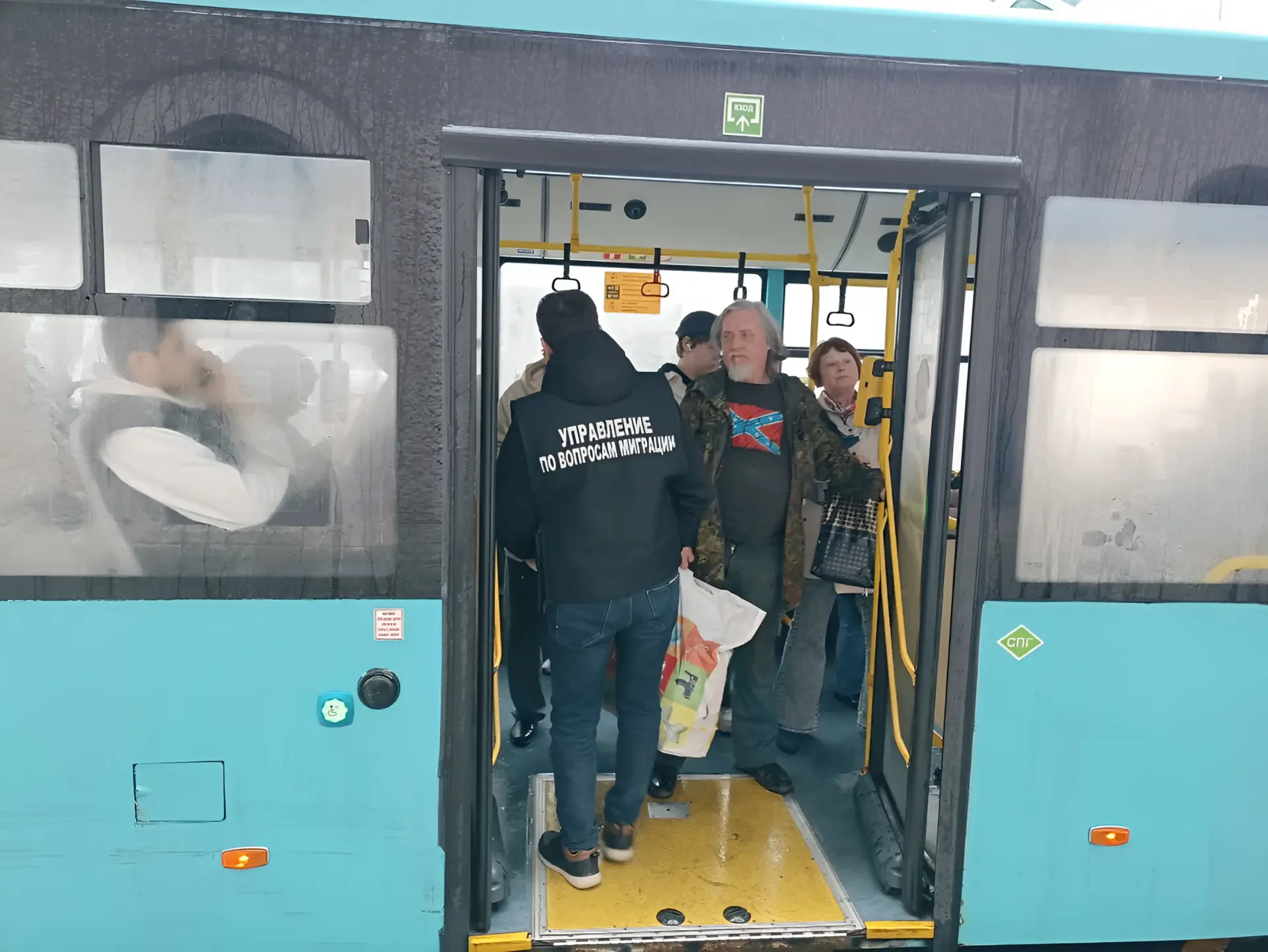 В Санкт-Петербурге продолжается системная работа по обеспечению порядка и безопасности ...