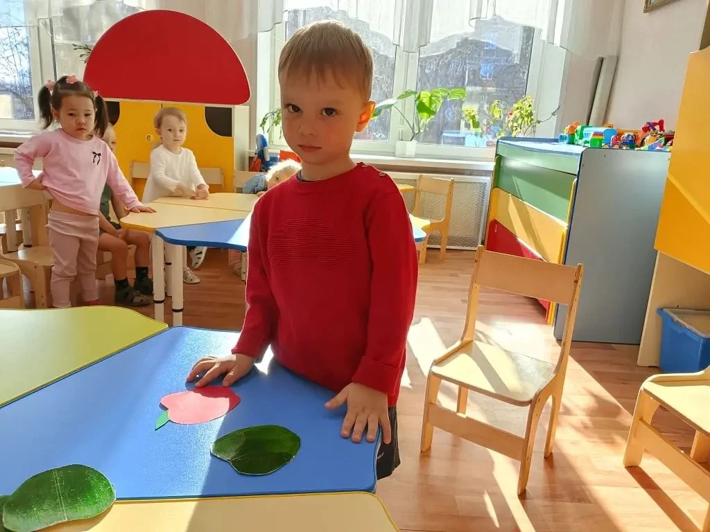 🧮УВЛЕКАТЕЛЬНАЯ МАТЕМАТИКА!  ✨ Занятие в 1‑й младшей группе: познаём мир математики! ✨  👩‍👩‍👧‍👦Сегодн