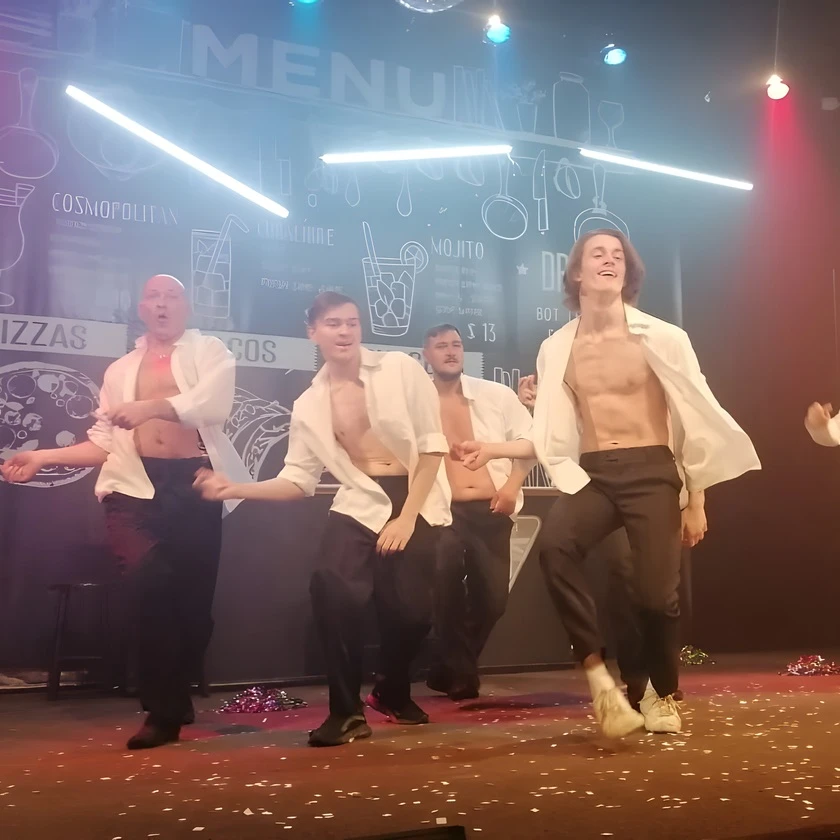 🎭 Танцы. Деньги. Два бедра