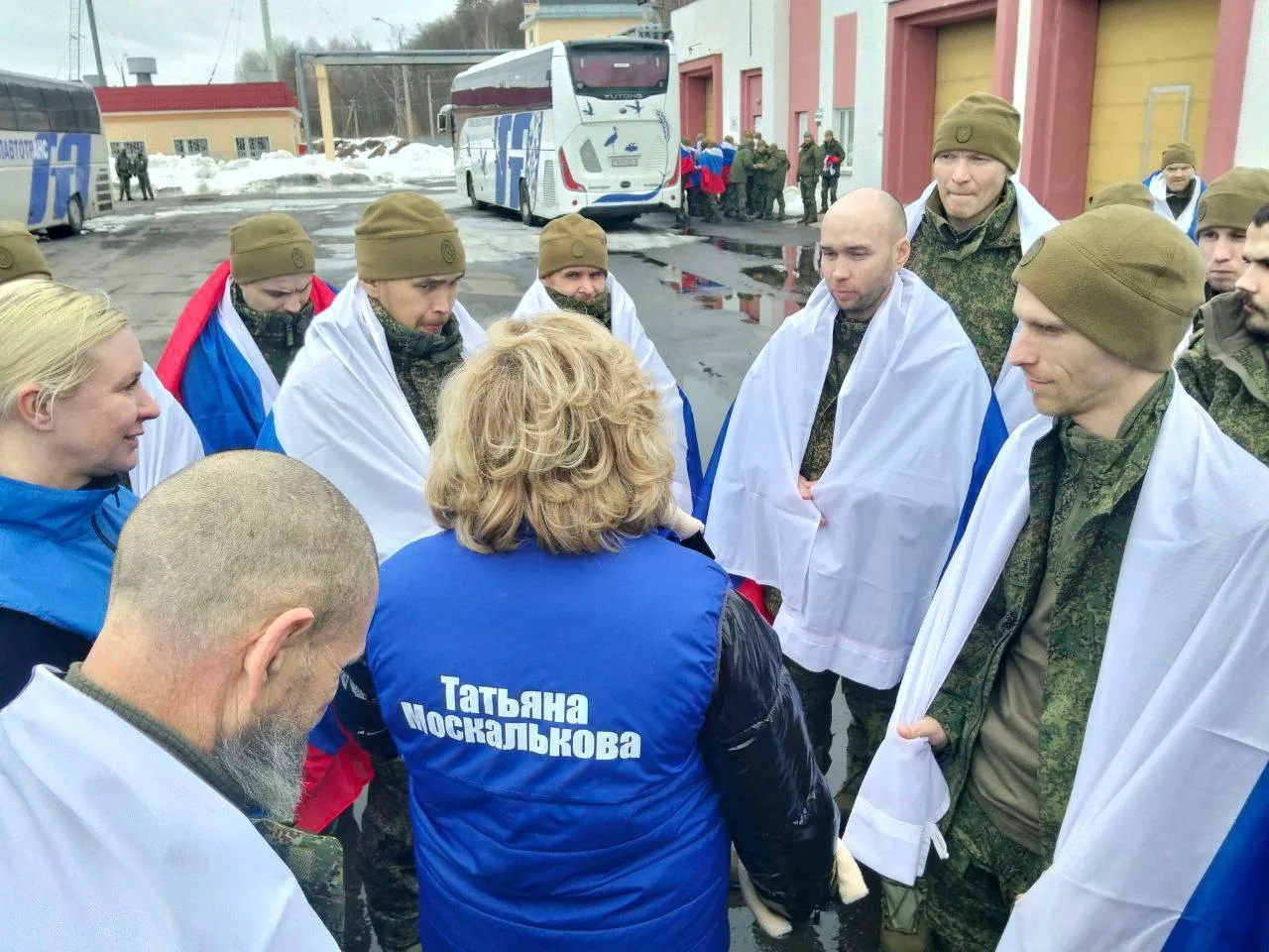 Военнослужащий из Оренбургской области был освобожден из украинского плена  Об этом накануне сообщил