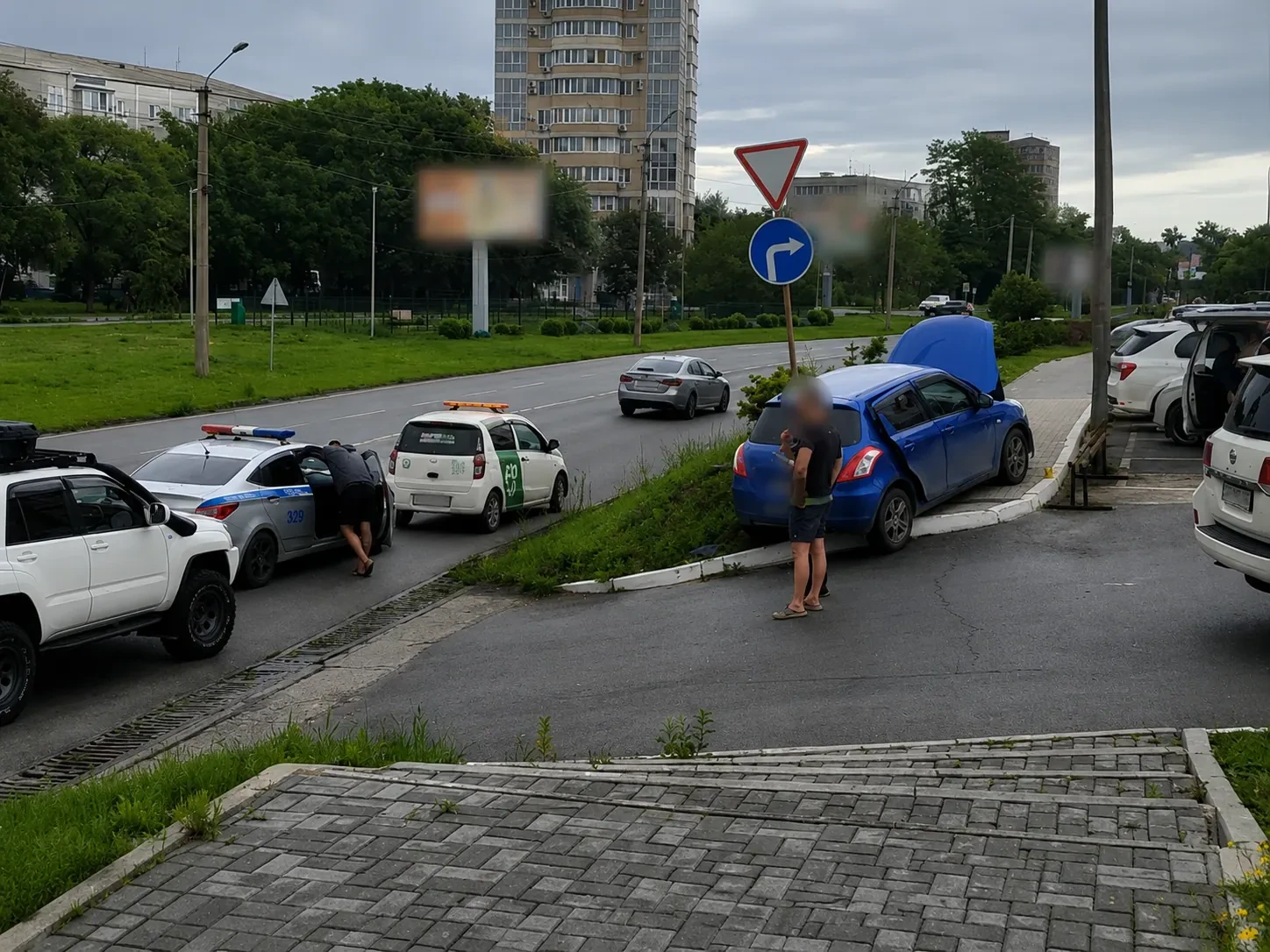 В районе ТЦ Клен произошло ДТП

На проспекте Мира в районе торгового центра «Клён» столкнулись Toyot