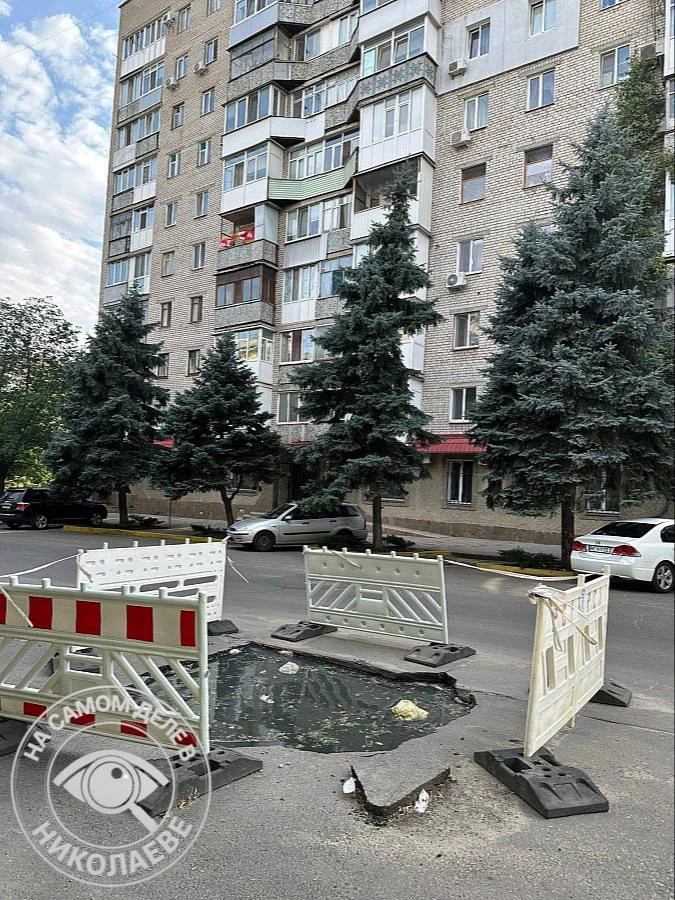 ⚠️ В центре Николаева на проезжей части два месяца не устраняют яму с нечистотами

На улице 8 Марта 