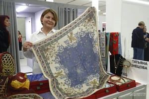 Прощайте, безразмерные мешки, да здравствует талия! Московские подиумы диктуют правила:...