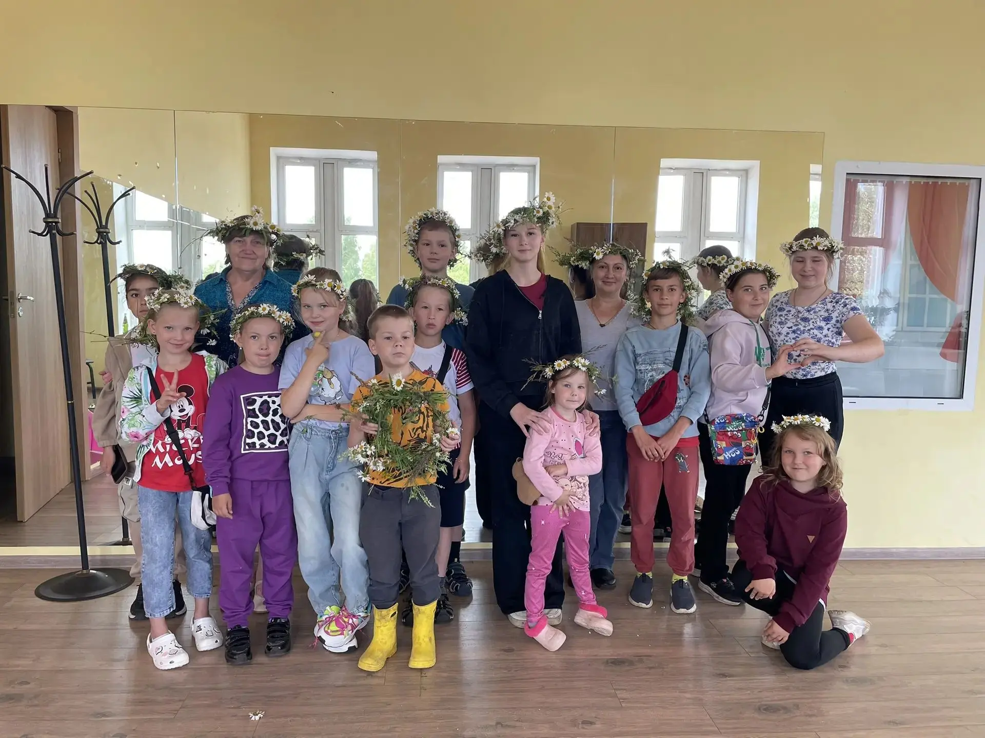 Ромашковое настроение в зеркальном зале
