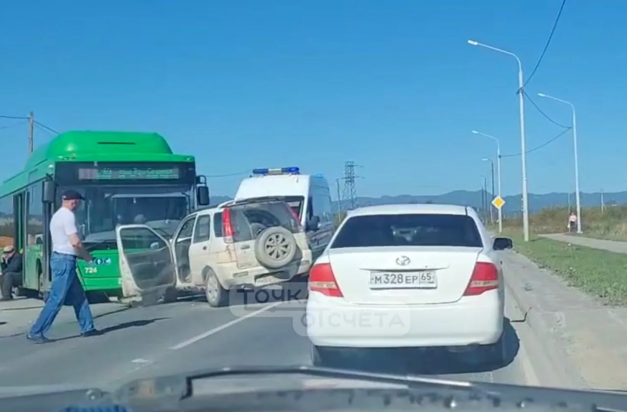 ДТП с пассажирским автобусом произошло в Новотроицком — пострадал человек