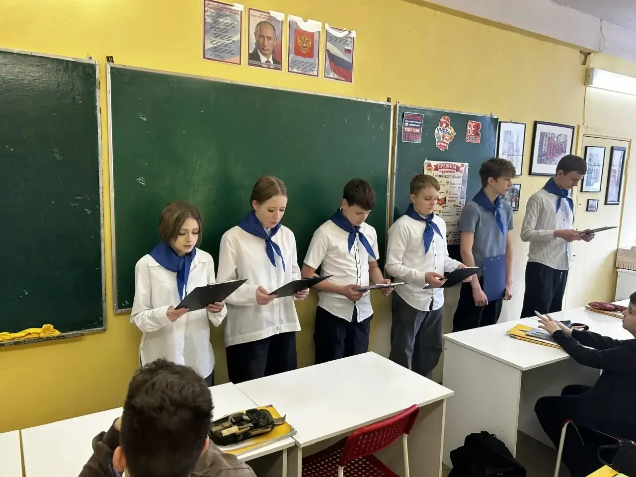 🕒 Пятиминутка «Осторожно, СПАЙС!» от учеников 7б  Сегодня наши ребята из 7б провели важную и нужную 