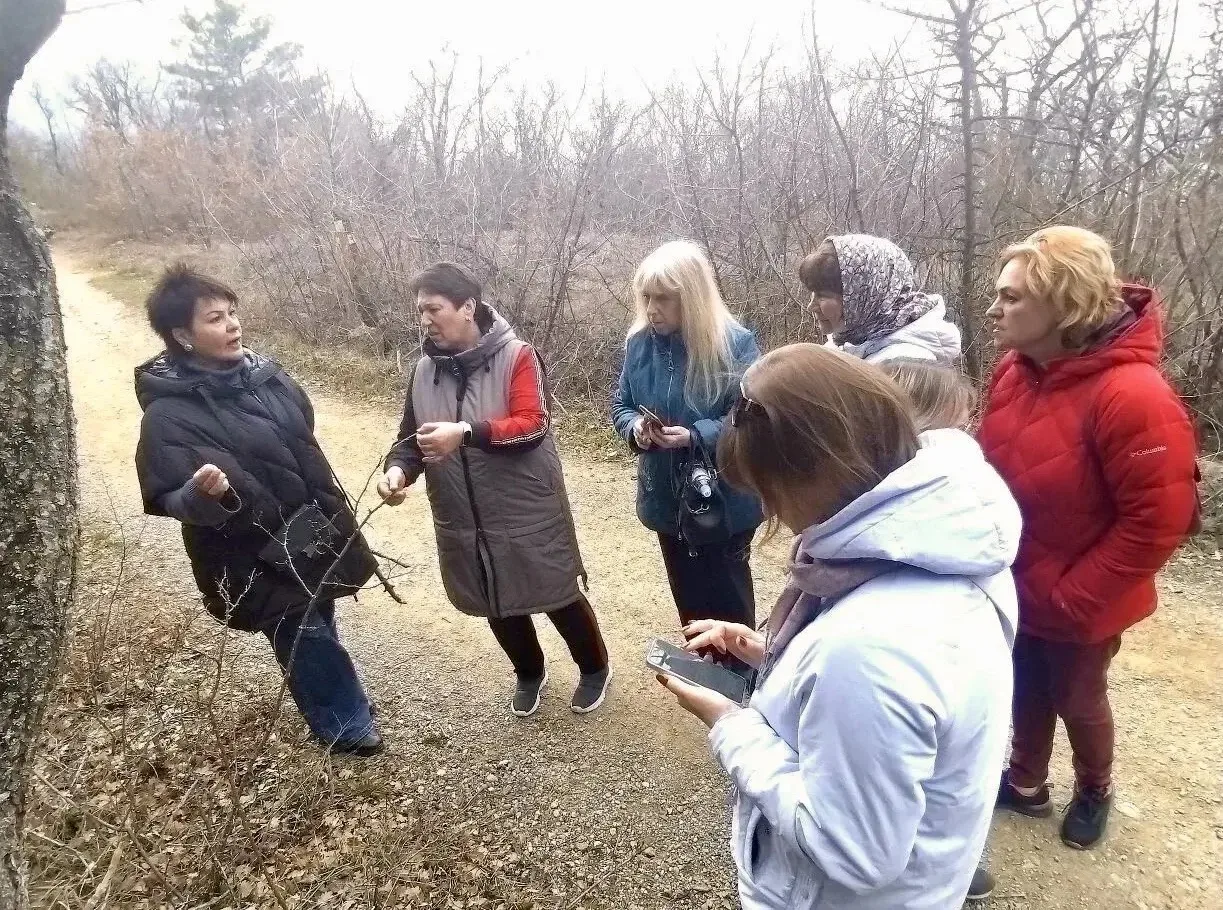 📚🌿 Пока школьники на каникулах — учителя продолжают учиться!  На территории заказника «Ласпи» прошёл