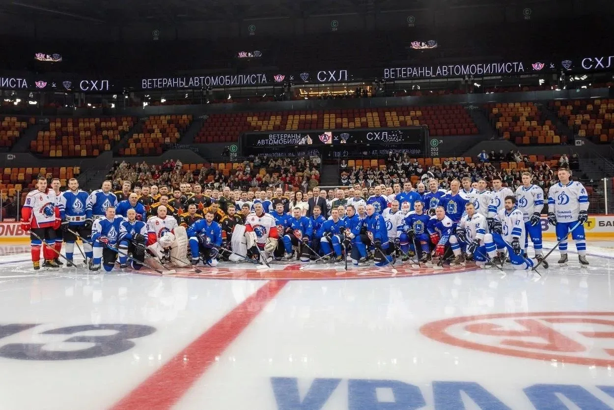 🏒 «Молотобойцы» достойно представили Прикамье в «Стальной хоккейной лиге»   В Екатеринбурге прошел в