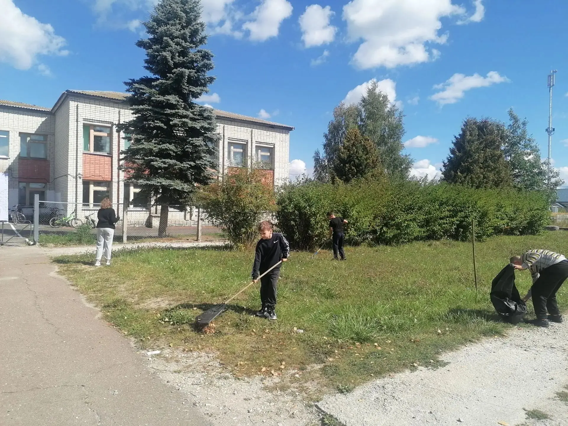 Общеобластной субботник — это добрая традиция, которая объединяет жителей региона ради ...