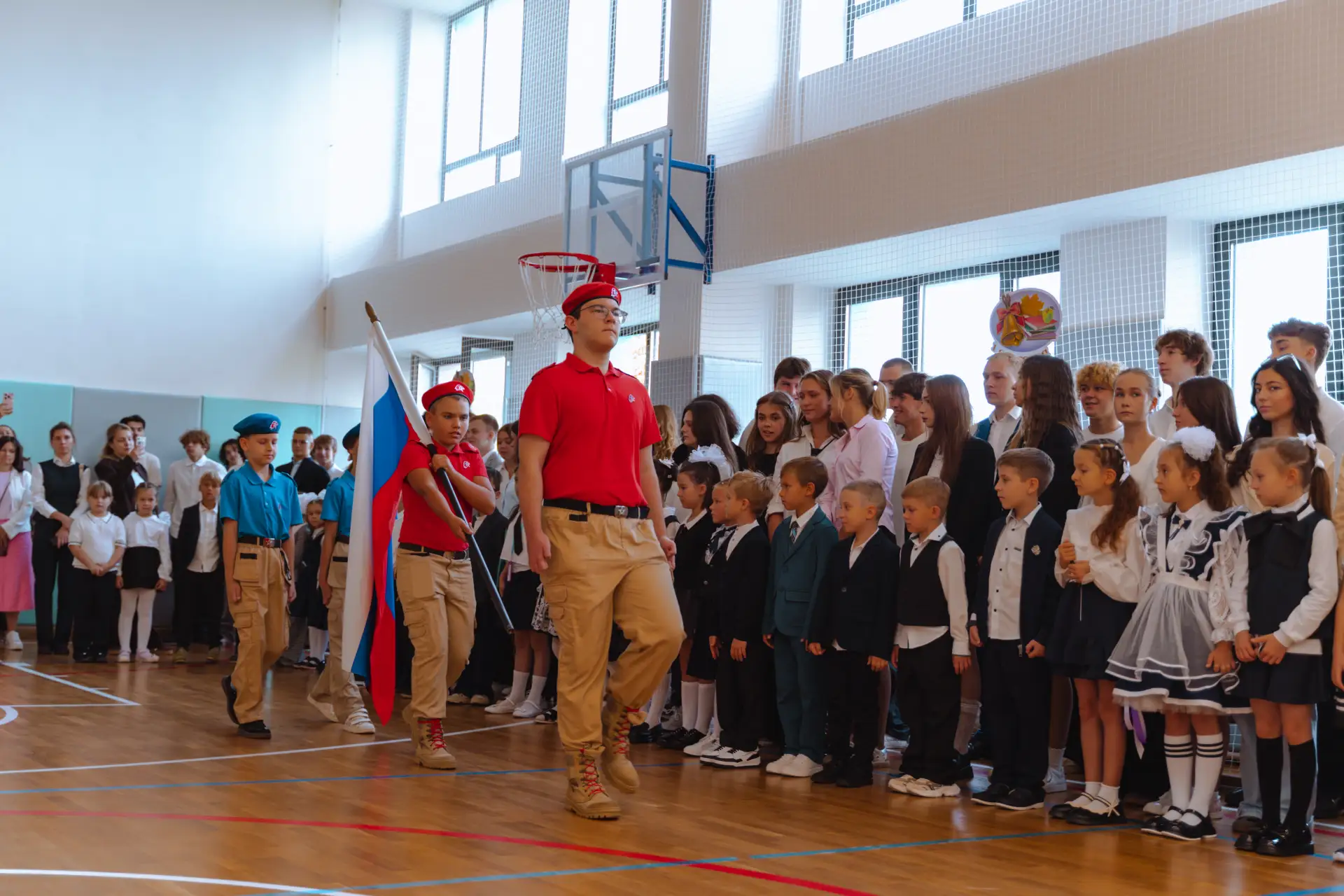 🇷🇺 🎓В школьном отделении №3 прошла торжественная линейка, посвящённая Дню знаний.