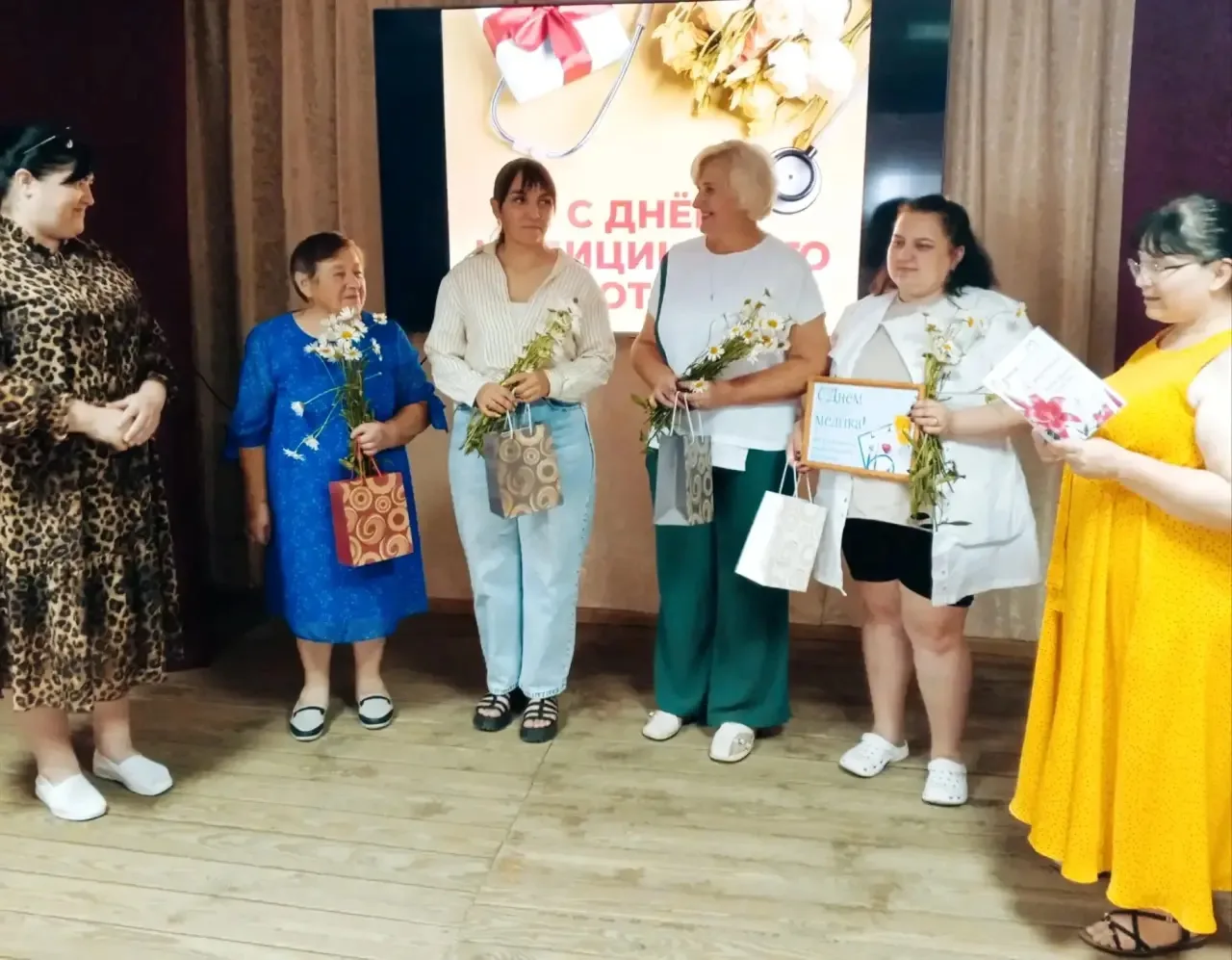 Есть две великие силы, которые спасают человека: искусство и медицина. Первая врачует душевные раны,