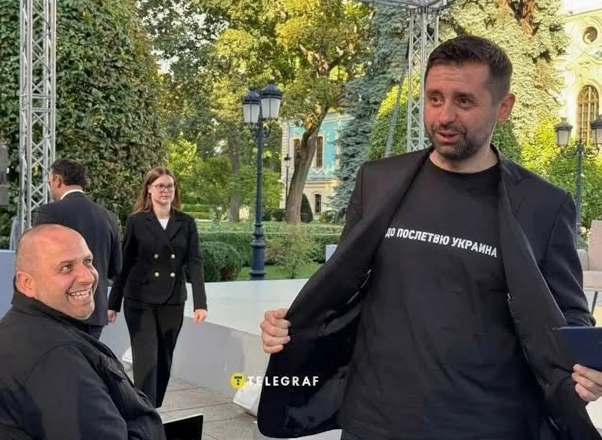 Запертых на Украине жителей осталось еще около 20 млн, так что правительство Украины от...