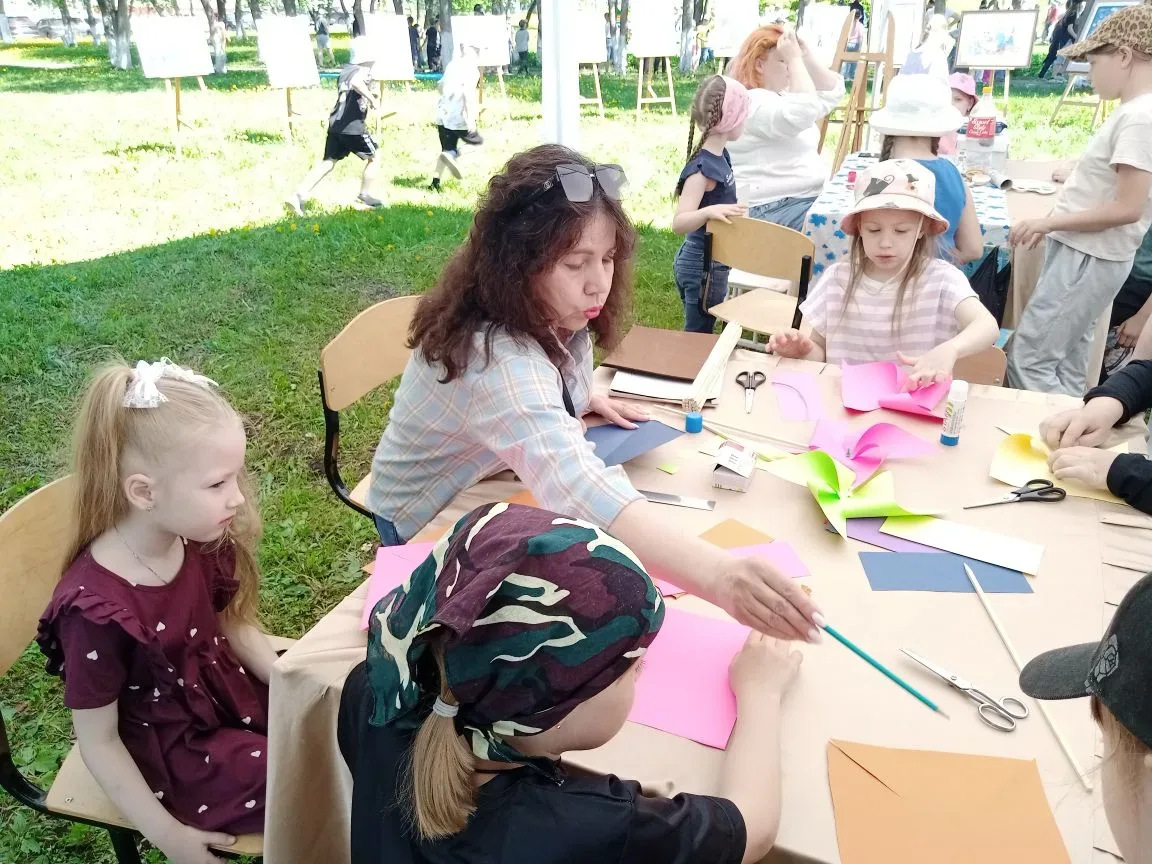 1 июня в городе Топки, на площадке возле ДК "Цементник", прошёл увлекательный мастер‑кл...