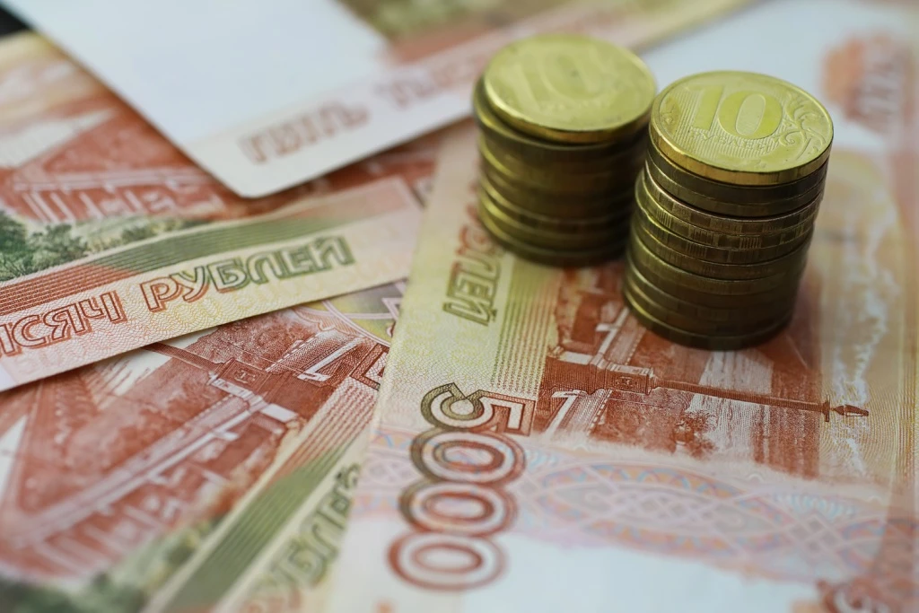 📊 Самозанятые в России: выручка почти 300 млрд, рост на 12%