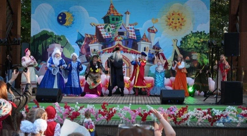 В парке имени Олега Степанова прошел ежегодный фестиваль «Сказка Град».