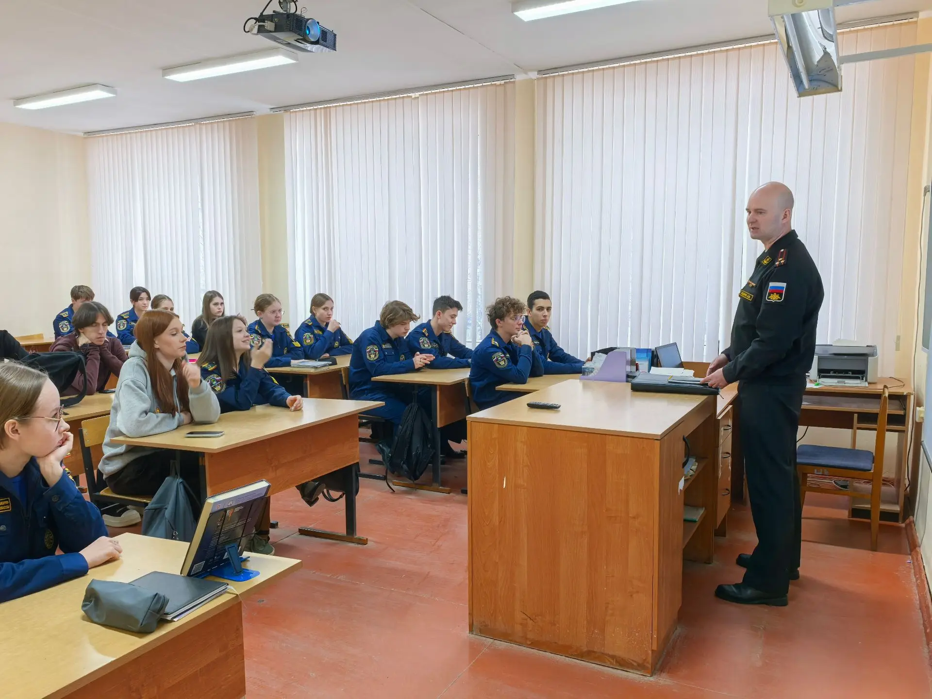 🛠 Технологии будущего: знакомство кадетских классов с миром военной связи  🗓 Сегодня в нашей школе с