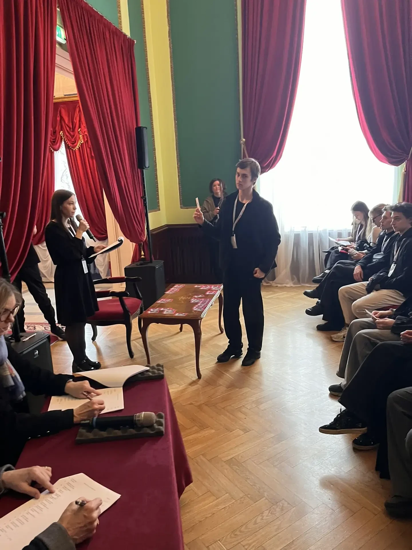 Сегодня на «Арабеске» прошла жеребьёвка конкурса современной хореографии. Наше училище ...