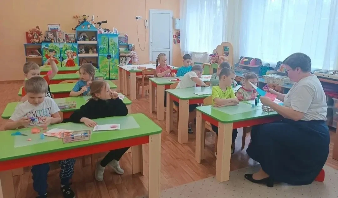 В дошкольном отделении МОУ "СОШ имени А.П.Чехова" корпус 4-49 прошёл тематический день, посвящённый 