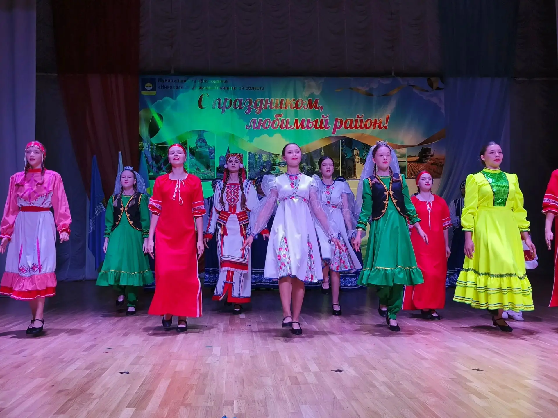 Николаевка район мәдәният йортында районның 98 еллыгына багышланган бәйрәм чарасы узды