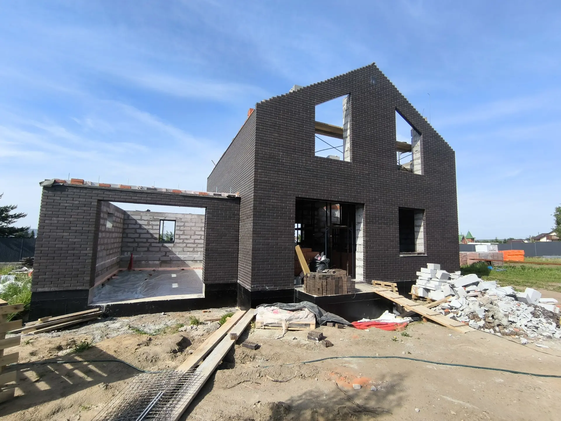 Смотрите, какой красавец уже вымахал! Коробка готова 🏡