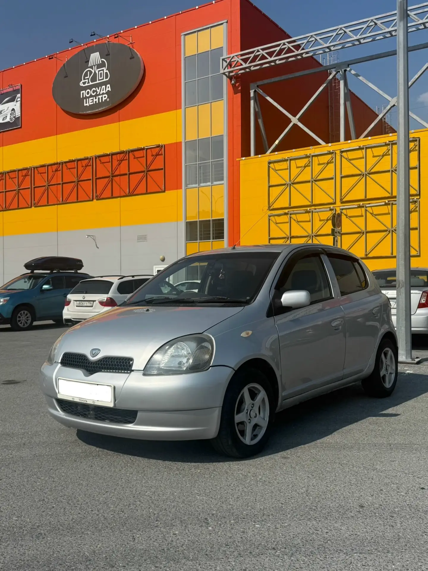 Продам Toyota VITZ 1999 года выпуска.