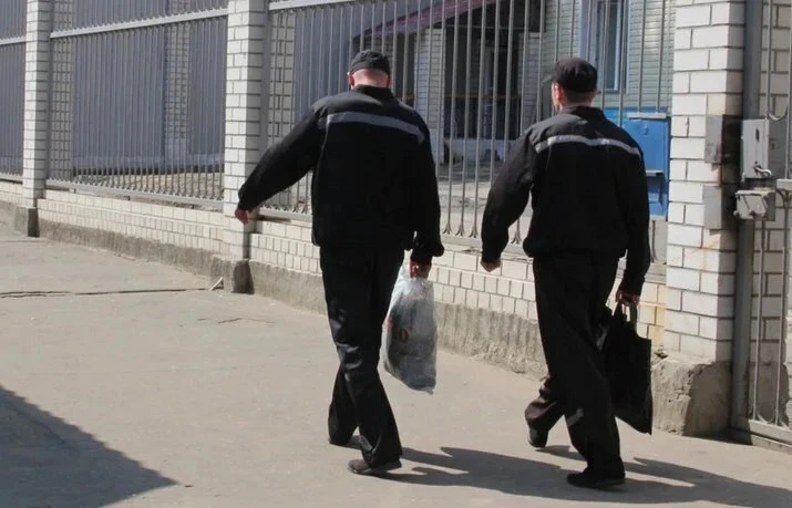 Двое заключённых, которые отбывали принудительные работы в Кировской области, не вернул...