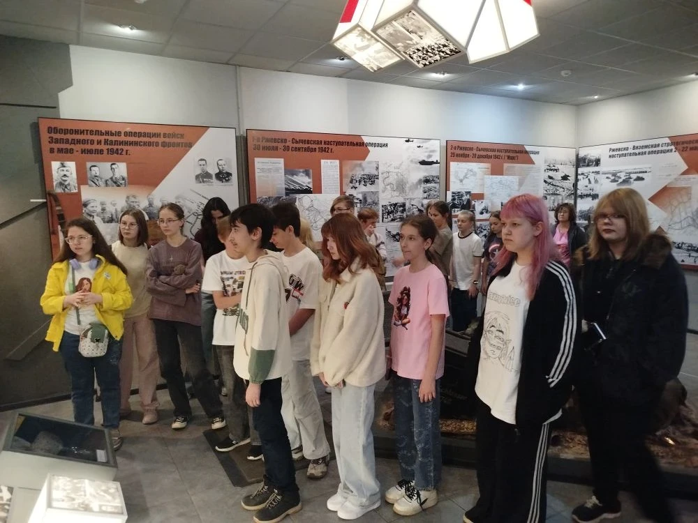 🔥  Накануне празднования 81 годовщины Победы в Великой Отечественной войне учащиеся  8В и 6Б посетил