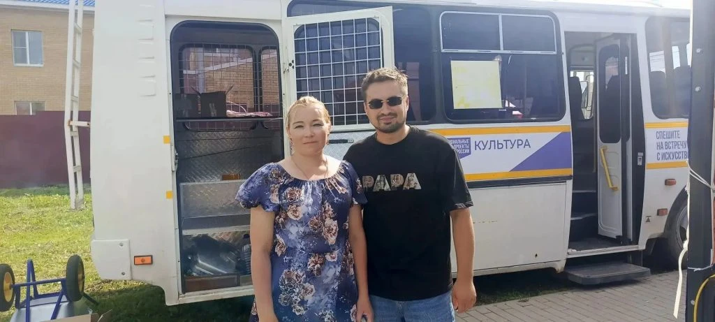 Акатуй зазвучал по-новому: в дело пошел автоклуб!

12 июня, в День России, на площади этнического дв