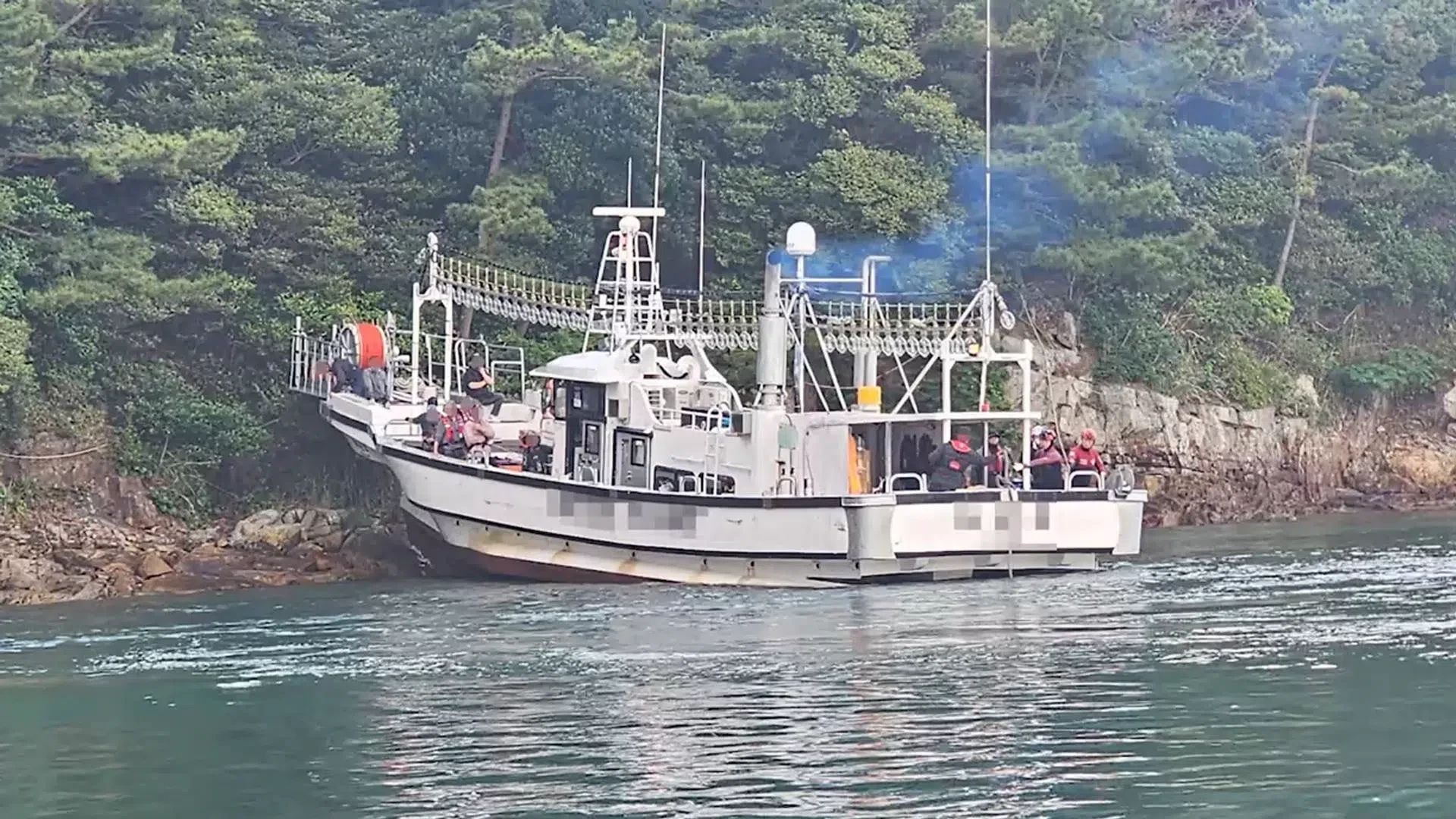 🇰🇷⚓⛴  У острова Чубондо село на мель рыболовное судно

Утром 14 июня в Корейском проливе (대한해협) пр