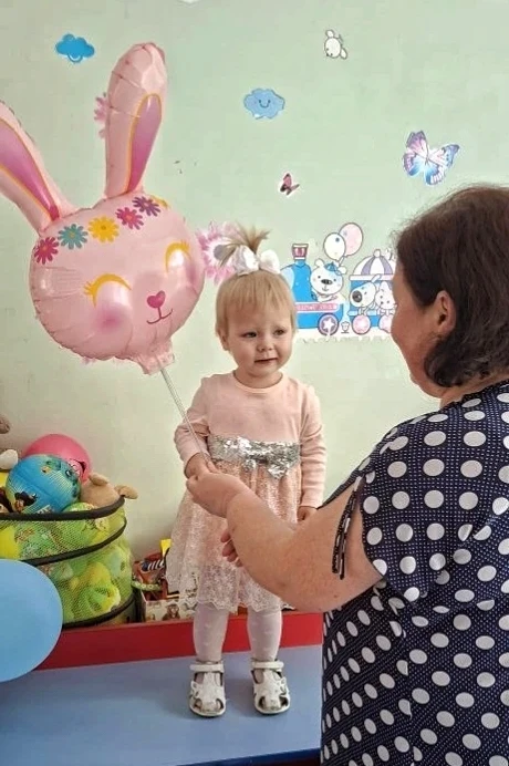 С днём рождения, маленькое чудо! 2 года — прекрасный возраст. Желаем тебе самых светлых дней, много 