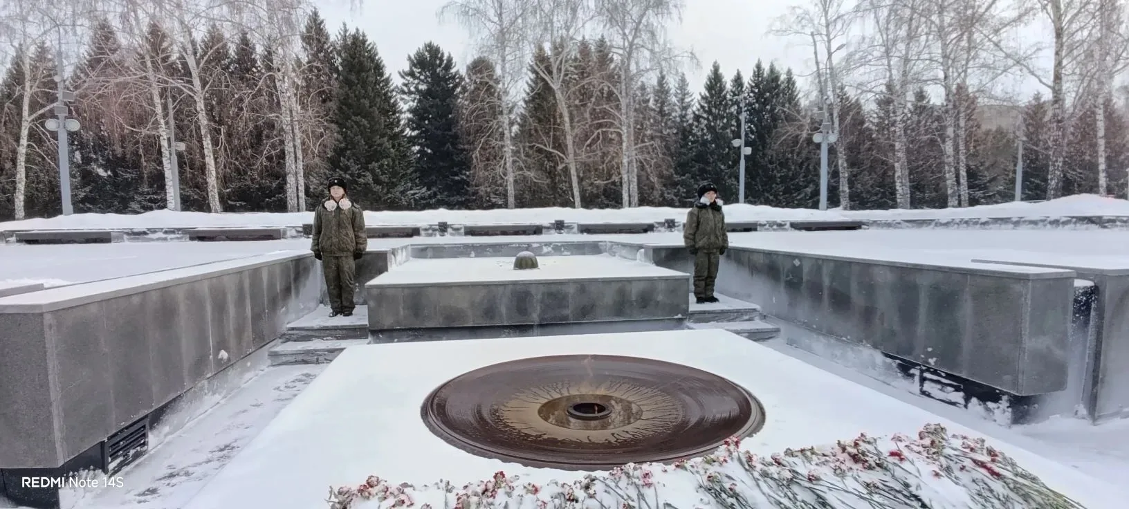 🔁 Репост:  🇷🇺В предпраздничные дни Вахту Памяти несли курсанты караула МАОУ СОШ № 222 Центрального о