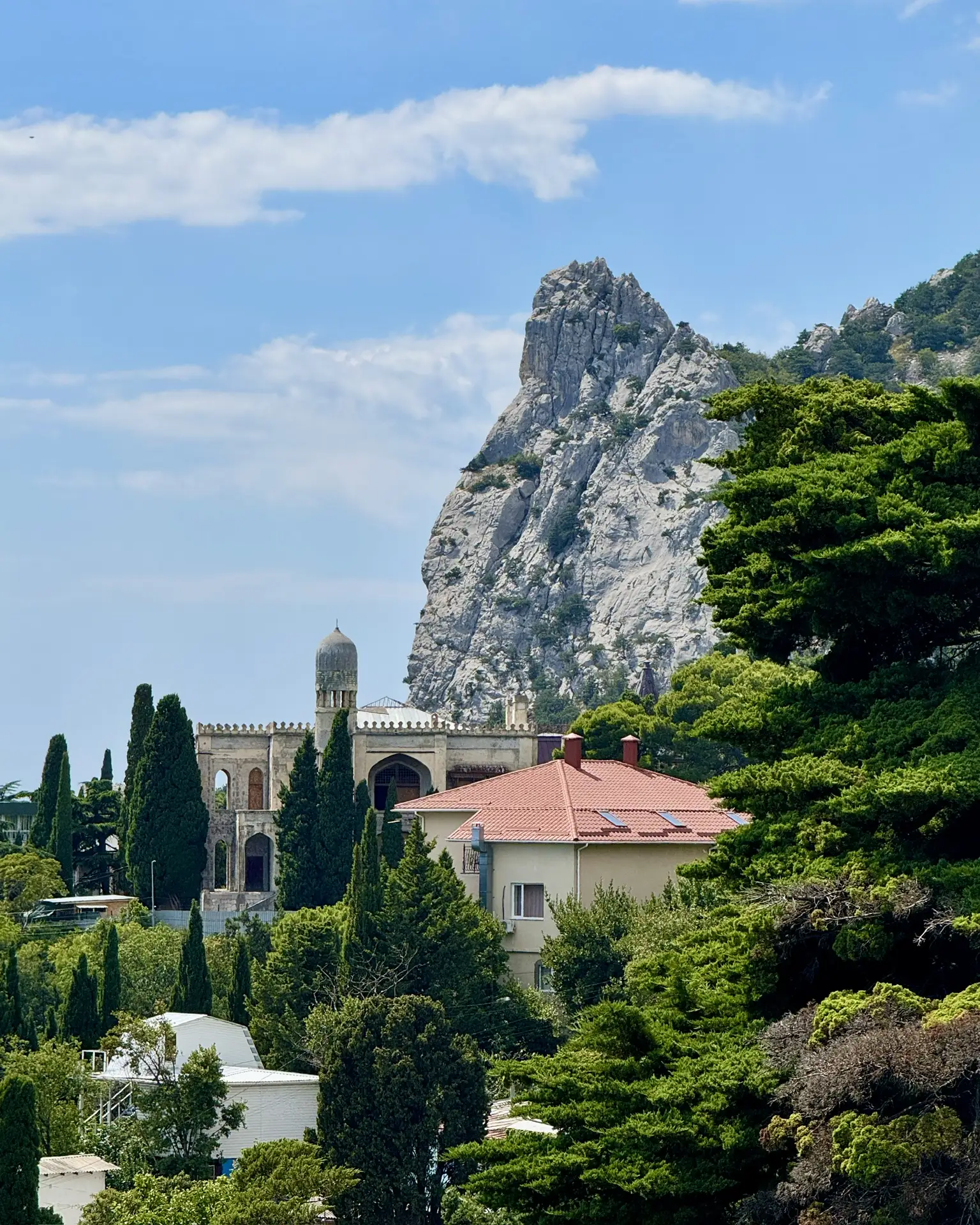 Шикарный вид на виллу Мечта и гору Кошка в Симеизе 🏞️😍 Крым
